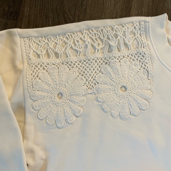 AE Embroidered Crew Neck Sweatshirt - Picture 3 of 12